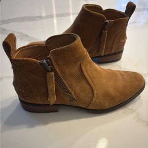 Ugg aureo II ankle boot in chestnut leather suede